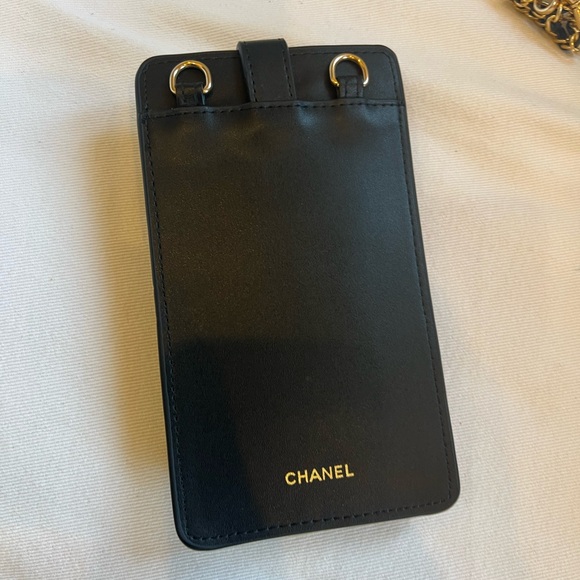 Chanel gwp Crossbody phone case with credit card holder - Picture 4 of 8